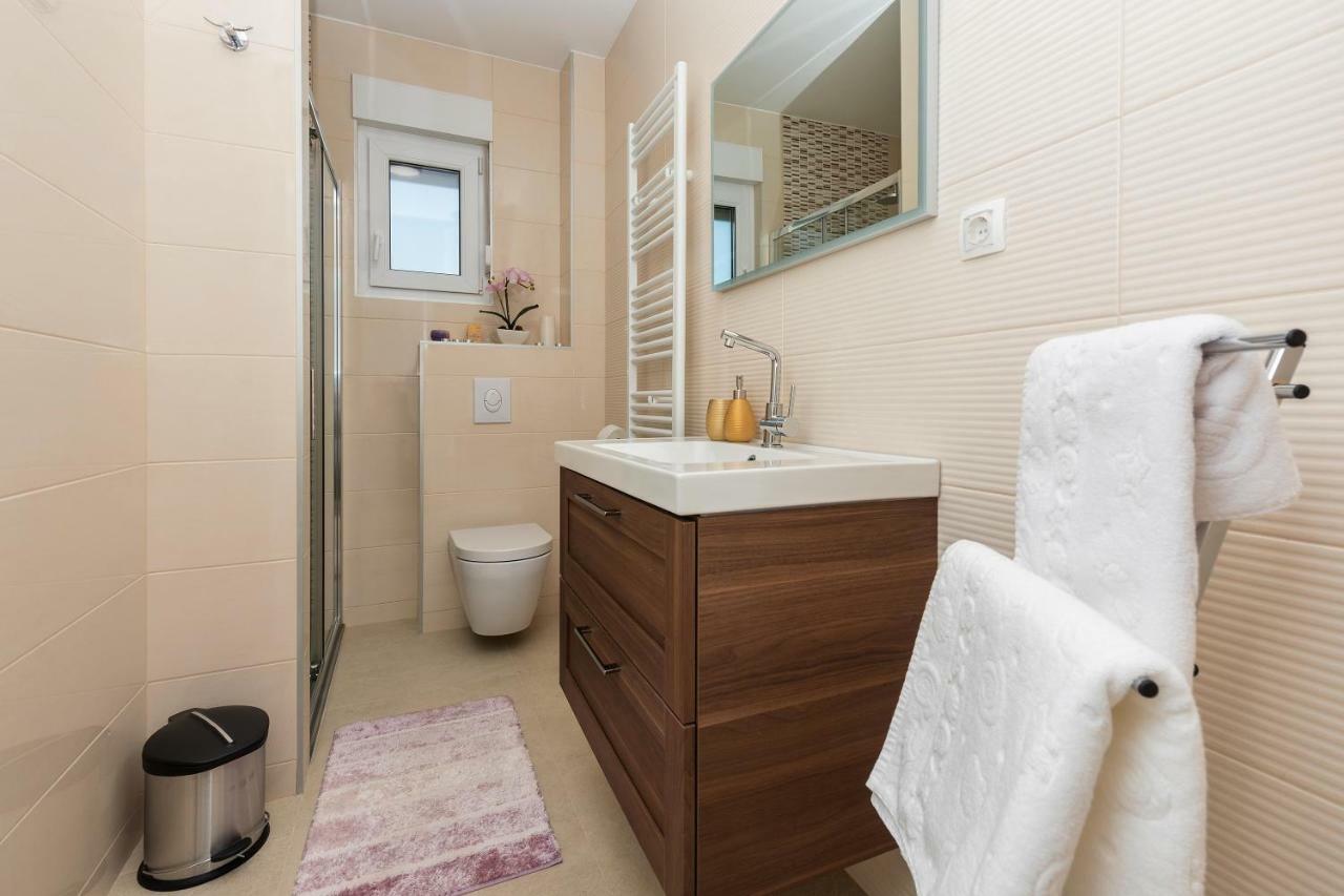 Penthouse Nikola Apartamento Makarska Exterior foto