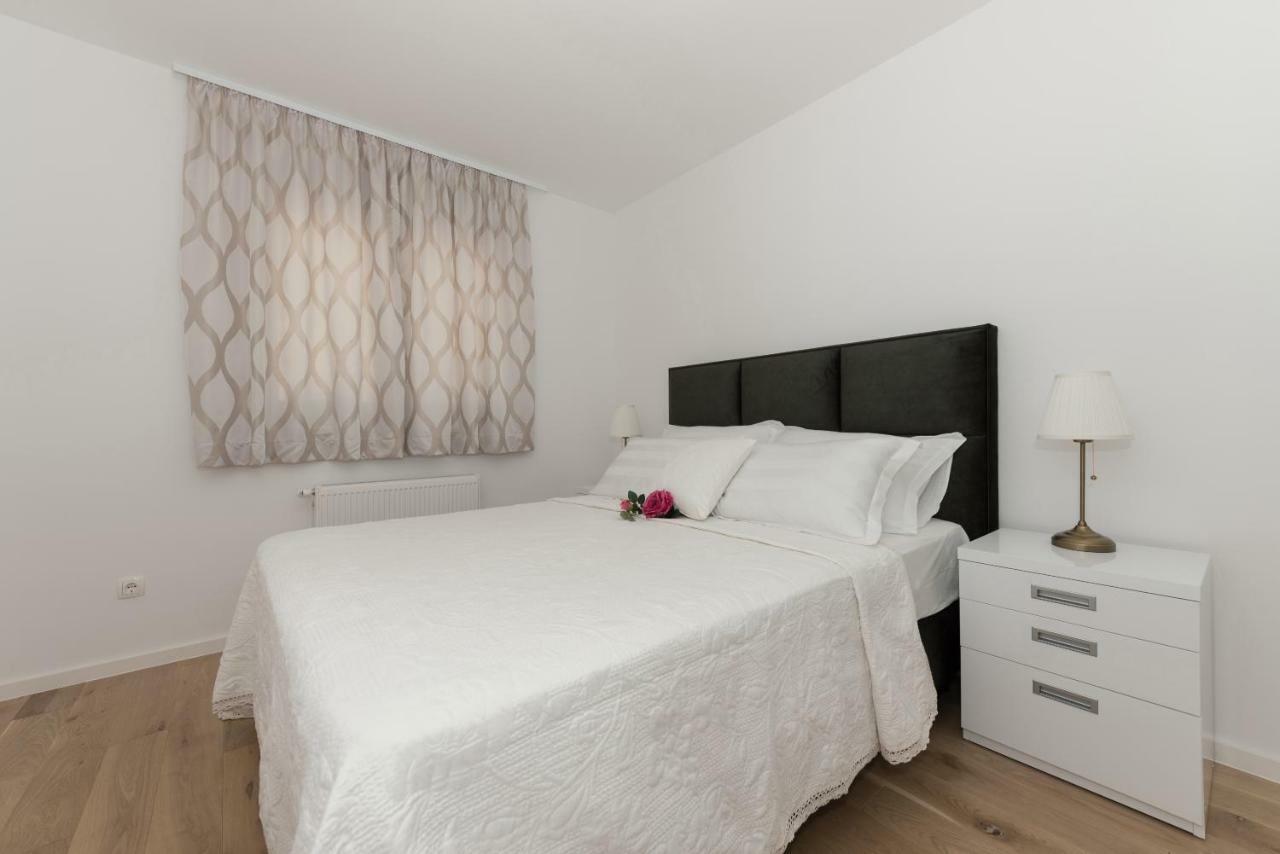 Penthouse Nikola Apartamento Makarska Exterior foto